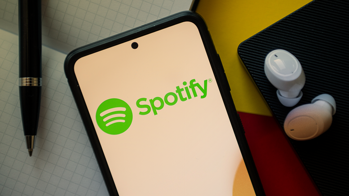 سبوتيفاي تدخل مجال التعليم 